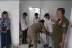 Satpol-PP-amankan-empat-pria-remaja-dan-dua-wanita-remaja-di-gedung-terbengkalai.jpg