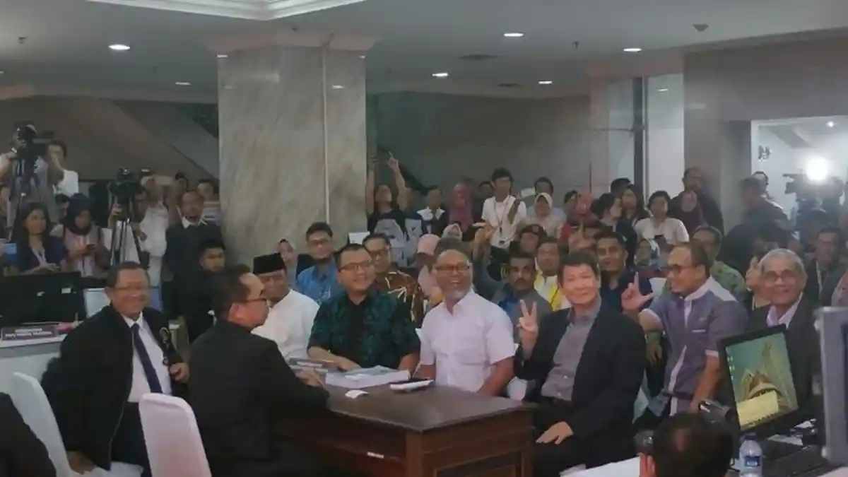 BW Sebut Rezim Korup, Elite NasDem dan Golkar Beri Tanggapan