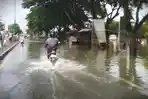 jalur-pantura-demak-kudus-masih-lupuh-banjir-pantura.jpg