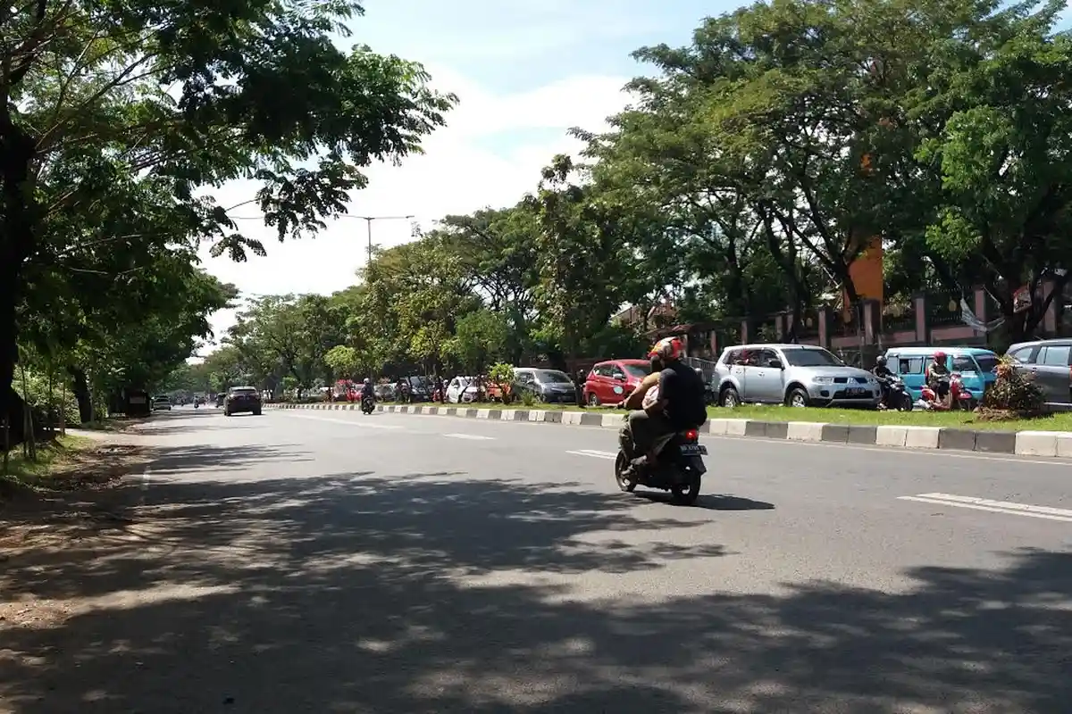 Pukul 11.00 Wita, Arus Lalulintas di Jl Perintis Kemerdekaan Mulai Padat