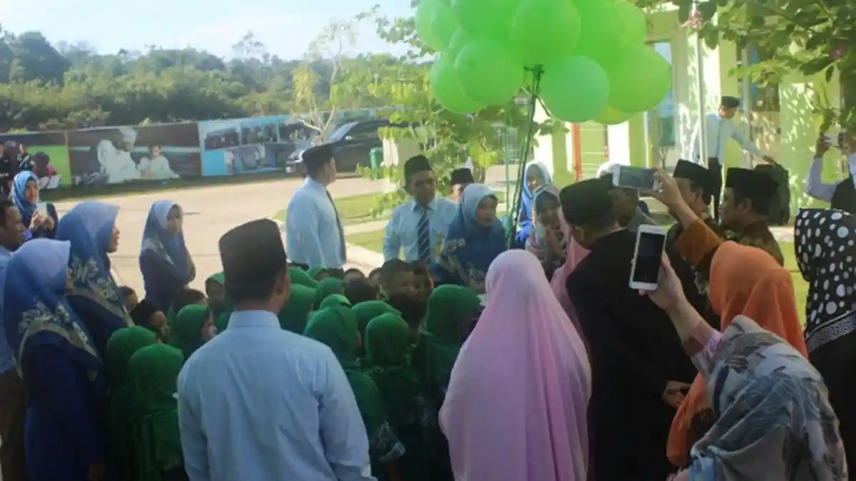 GALERI FOTO: TK-SD Islam Al Azhar 57 Jambi Kenalkan Lingkungan Sekolah ...