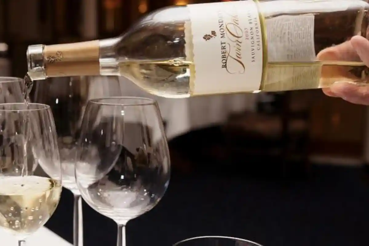 Minuman Alkohol yang Dijual Harus Ada Label Perda Pemda Lembata di Penutup Botol