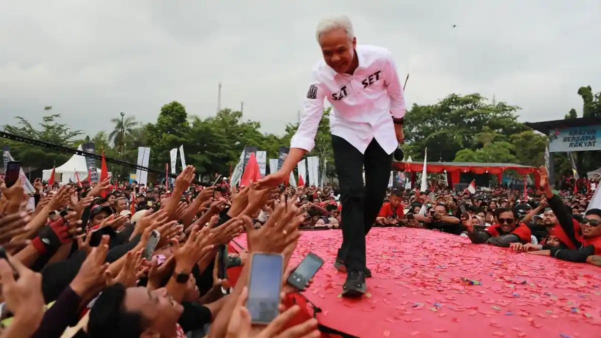 Beri Hadiah Jaket kepada Difabel saat Kampanye di DI Yogyakarta, Ganjar: Kami Bersama Panjenengan