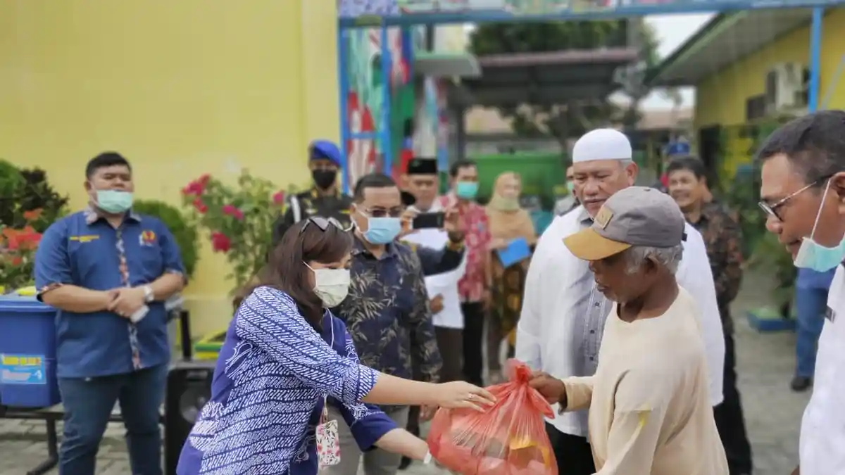 Aksi Sosial untuk Terdampak Corona, Pelindo 1 Bagi-bagi Sembako di Belawan