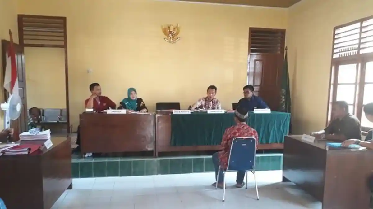 Curi Beras 1 Kg, Anak Dibawah Umur Divonis 2 Bulan Penjara, HF Tertunduk Pasrah