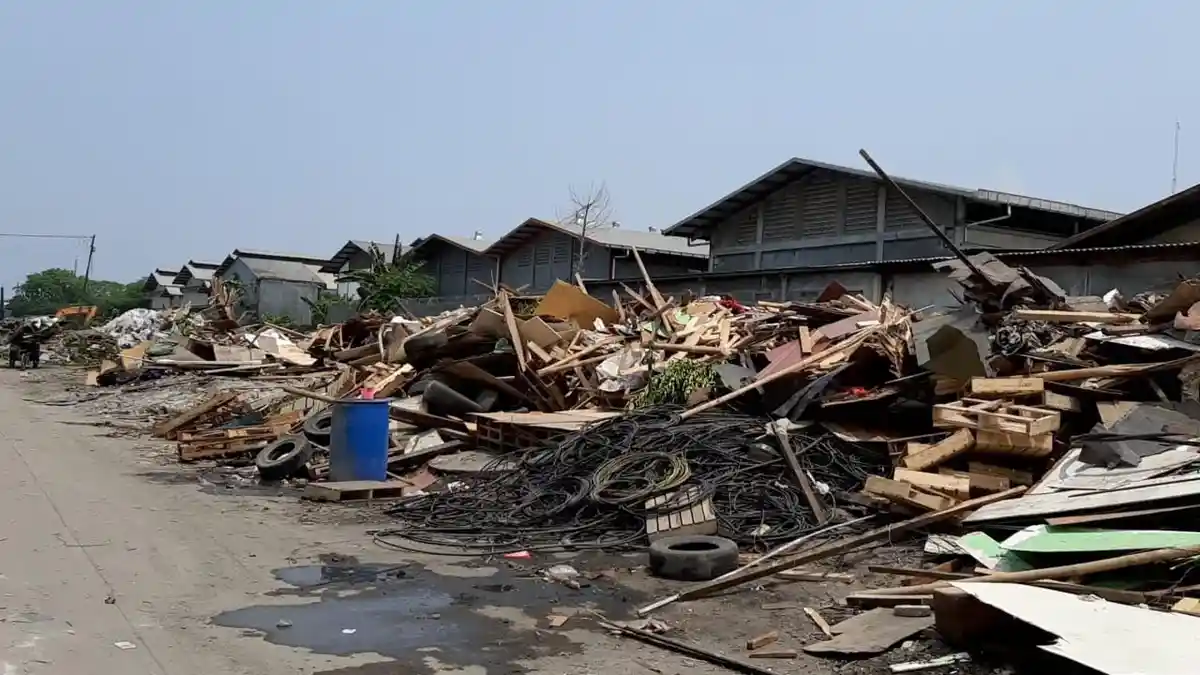 VIDEO: 820 Meter Kubik Puing Bangunan dari Jalan Agung Perkasa VIII Tanjung Priok