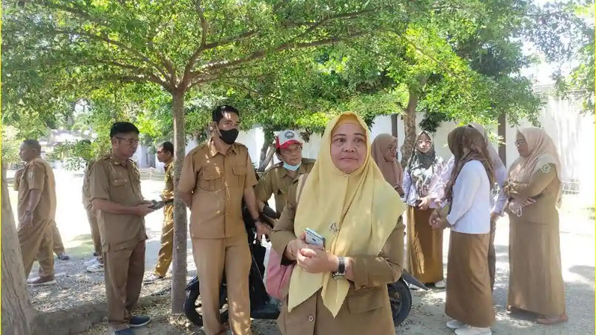 ASN PUPR Kota Gorontalo Beri Dukungan Moril kepada Rifadli Bahsuan saat Penuhi Panggilan Kejari