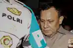 Ketua-KPK-nonaktif-Firli-Bahuri-berjalan-keluar-gedung-Bareskrim1.jpg