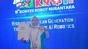 Siswi-MAN-1-Kendari-Alyah-Qanita-Raih-Medali-Emas-Kontes-Robot-Nusantara-se-Asia-Tenggara.jpg