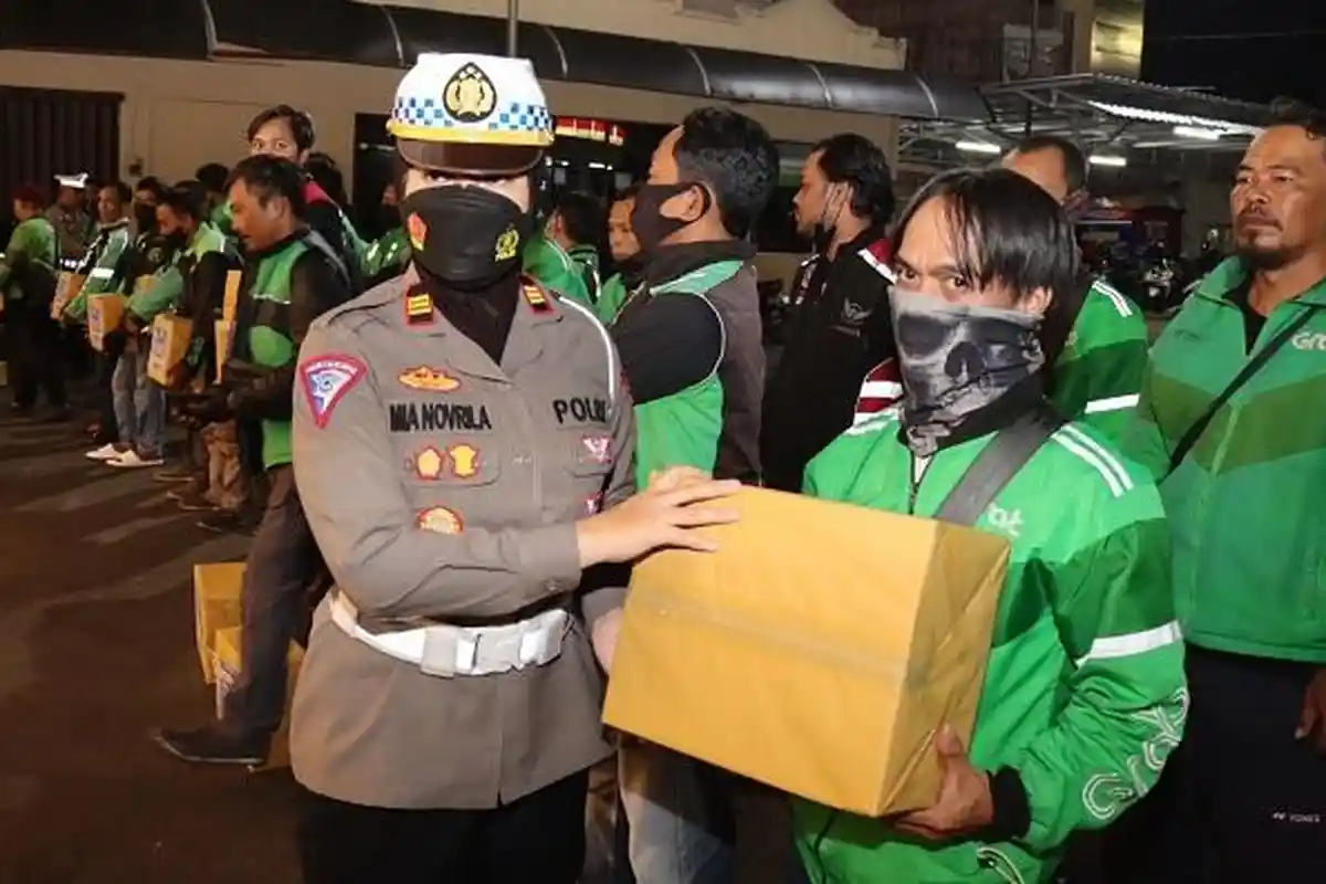 115 Driver Ojol Dapat Paket Sembako dari Polres Purbalingga, Bansos Dampak Kenaikan Harga BBM