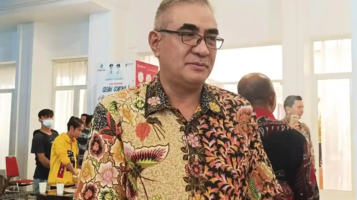 Gunung Api Karangetang Sitaro Meletus, Steve Kepel Sentil Fasilitas Pengungsian Warga Keluar Pulau