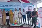 Kalsel-Ventura-serahkan-bantuan-gerobak-pro.jpg