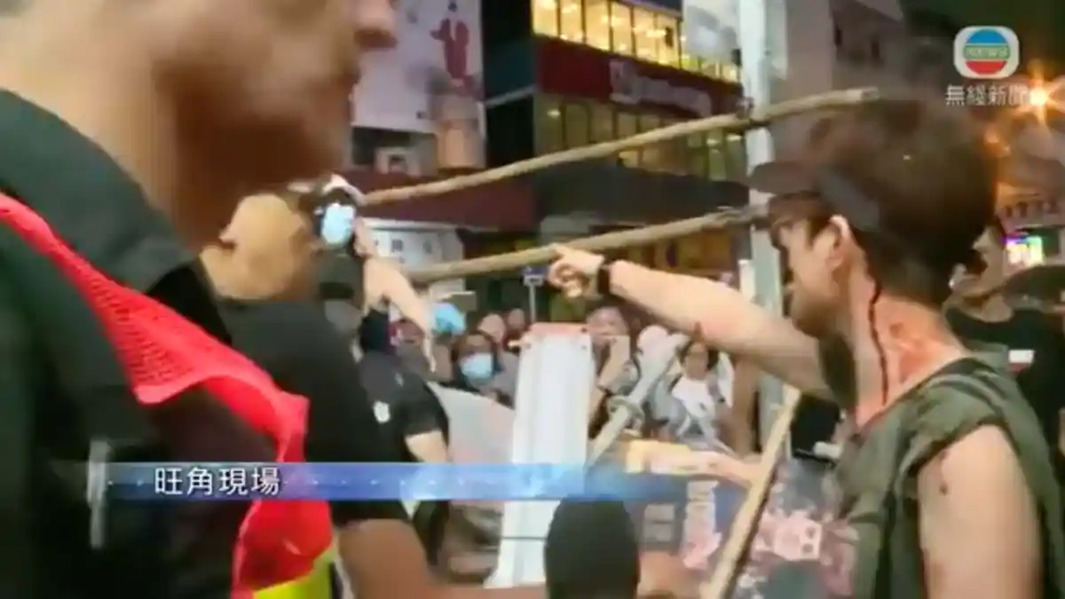 VIDEO Detik-detik Aktris Celine Ma Berdarah-darah Dipukuli Demonstran Hong Kong yang Makin Brutal