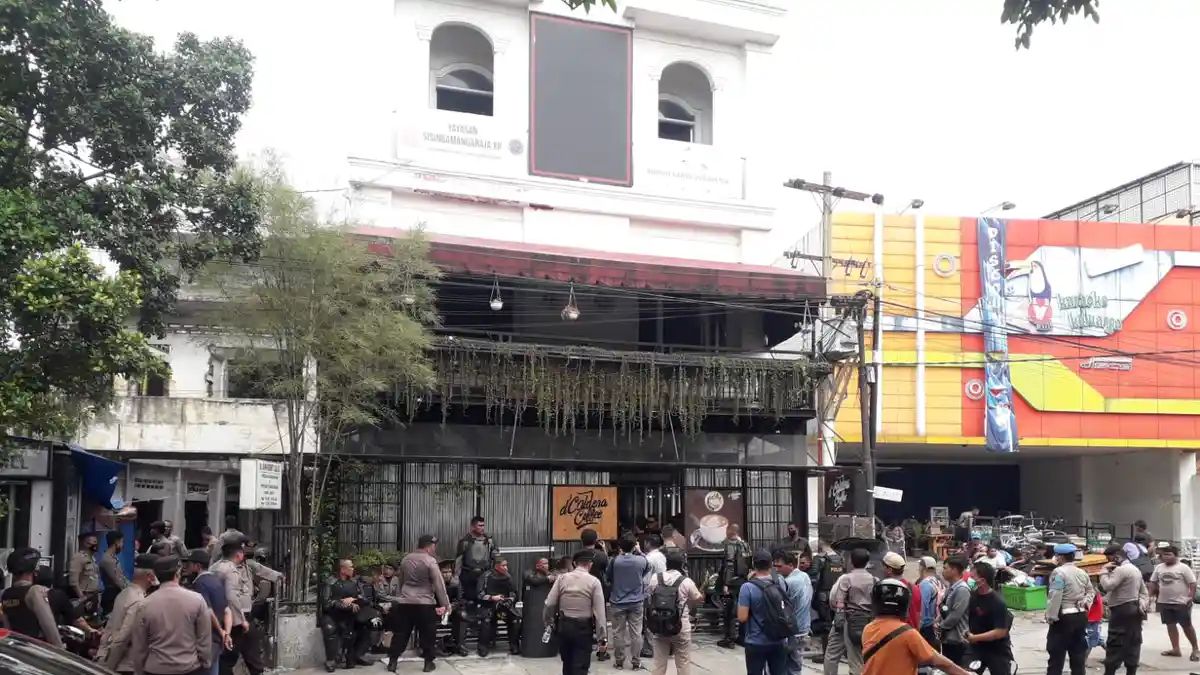 BREAKINGNEWS Eksekusi Kafe Caldera Coffe Ricuh, Jalan Sampai Macet