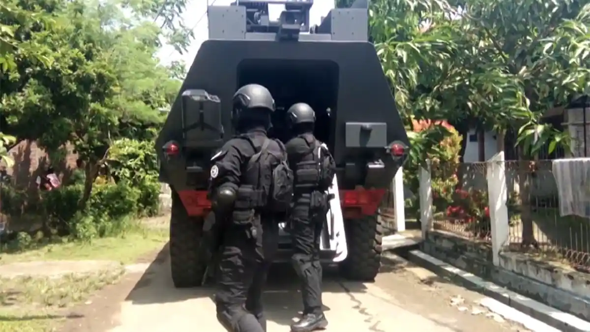 SATU HARI, Densus 88 Tangkap Sembilan Terduga Teroris di Empat Provinsi