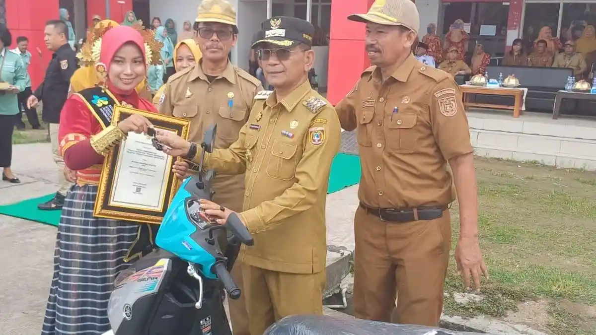 Sosok Bidan Rusmiati, Viral Bak Kena Prank Hadiah Motor dari Pemda Polewali Mandar tapi Diambil Lagi