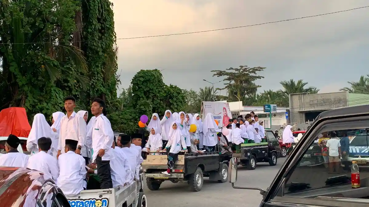 Ikatan Da’i Indonesia Bersama Ribuan Warga Halmahera Selatan Gelar Pawai Ramadan 2023