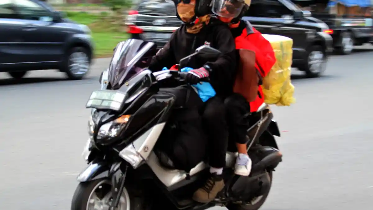 1.201 Pemotor yang Nekat Mudik Diminta Putar Balik Lagi ke Arah Jakarta oleh Petugas