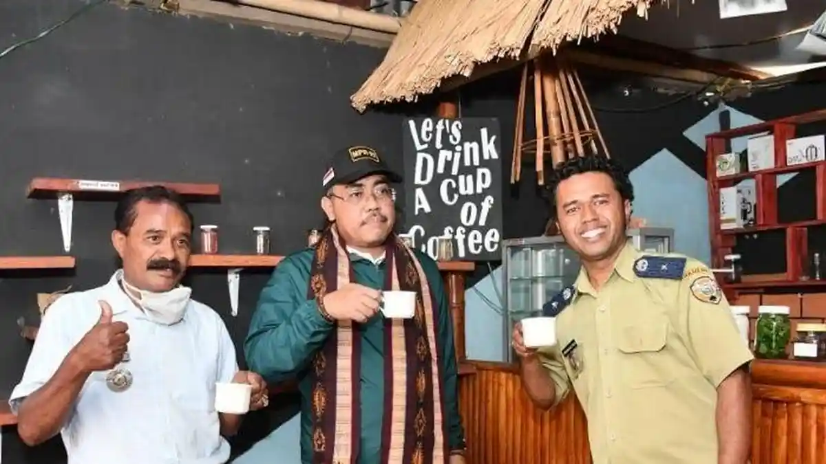 Singgah di Warung Bumdes, Jazilul Fawaid: Rasa Kopi Ende Sangat Khas