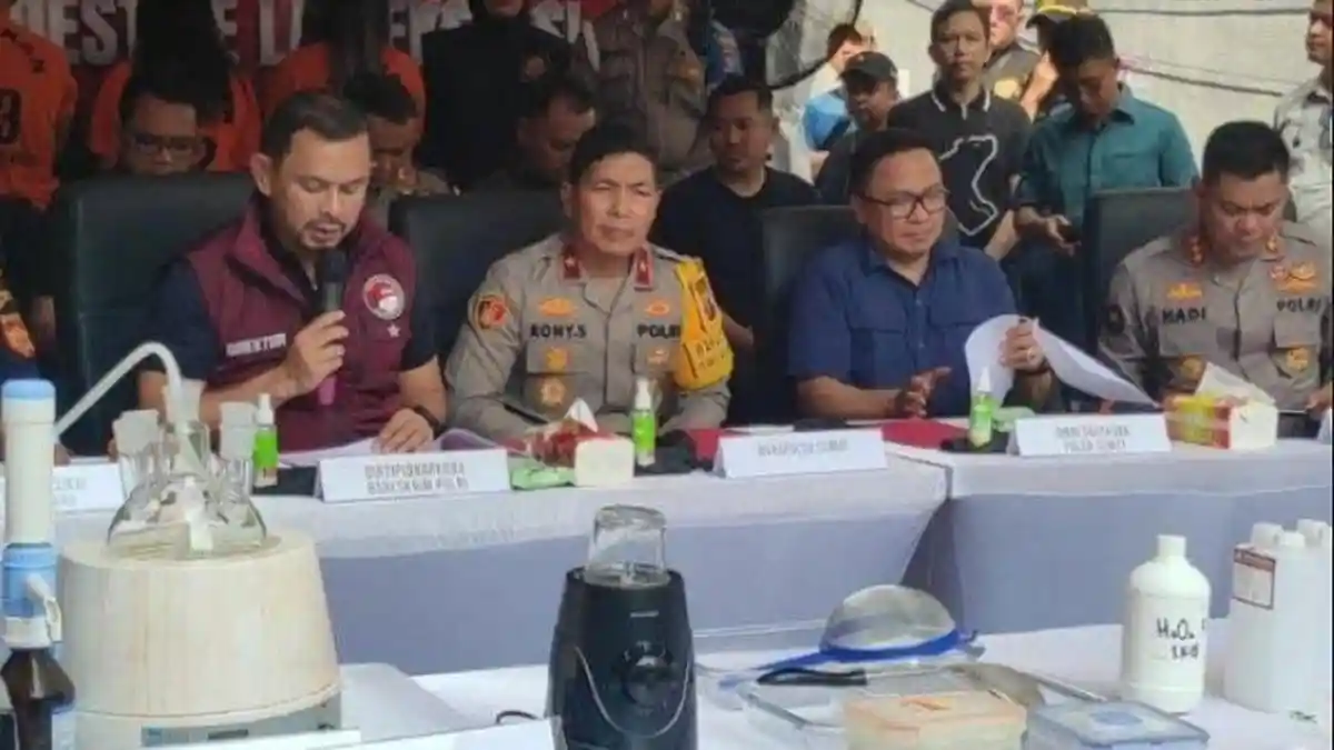 Polisi Limpahkan Berkas Perkara 5 Tersangka Pabrik Ekstasi Rumahan di Medan ke Kejaksaan