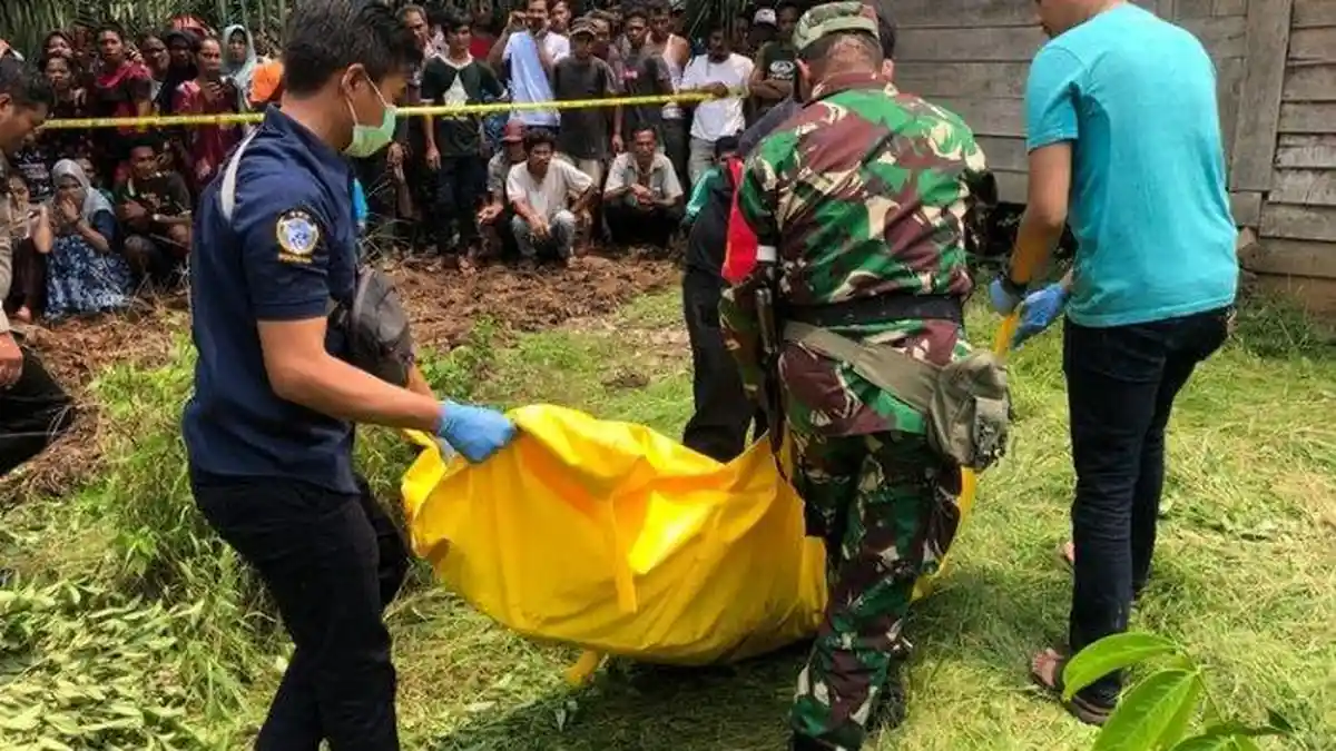 Perempuan Ini Ditemukan Tewas Bersimbah Darah dan Penuh Luka, Diduga Dibunuh di Kandang Ayam