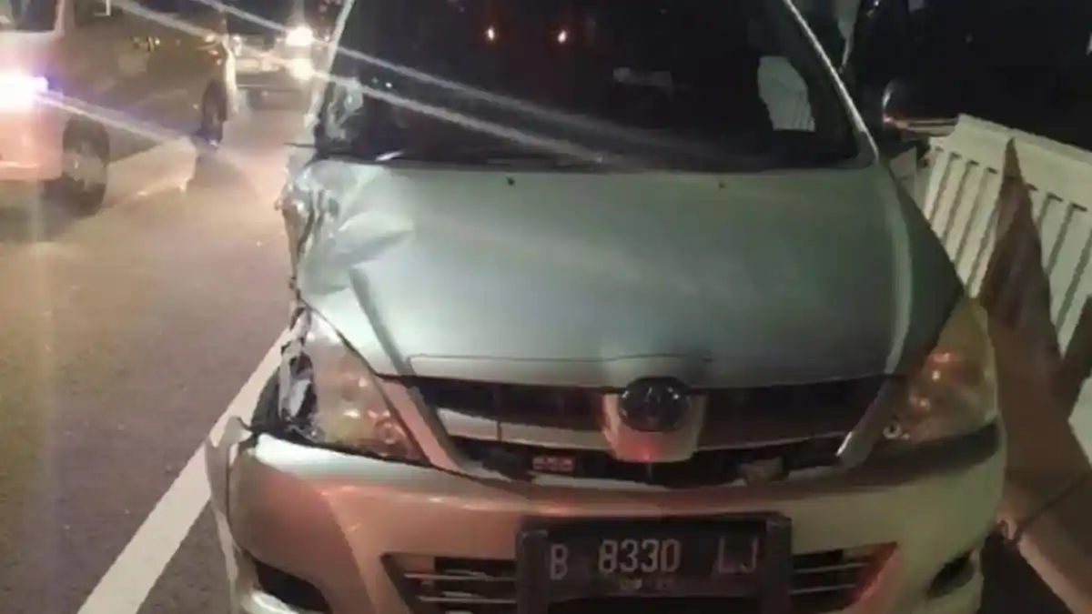 Tabrakan Beruntun Libatkan 5 Mobil, Tol Layang Jakarta-CIkampek Ditutup Sementara