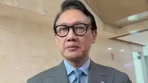 SELAT-Wamenlu-Arif-Havas-Oegroseno-saat-ditemui-di-Gedung-DPR.jpg