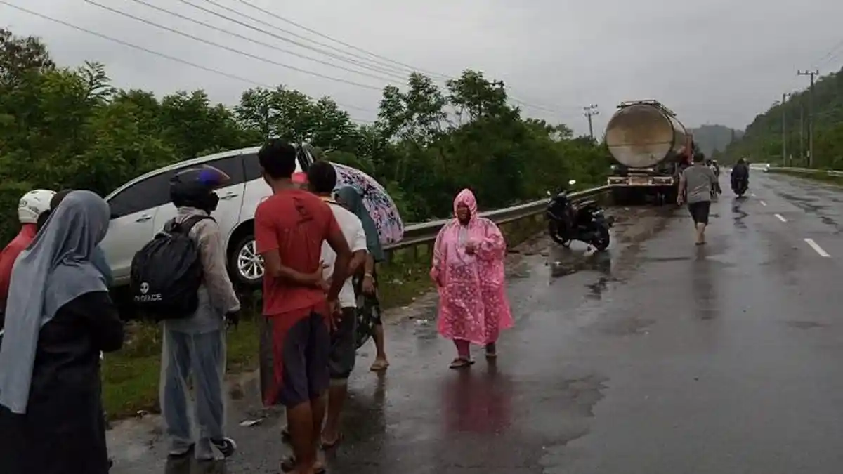 Minibus Ertiga yang Kecelakaan di Aceh Jaya Ternyata Dihantam Truk Tanki, Begini Kronologinya