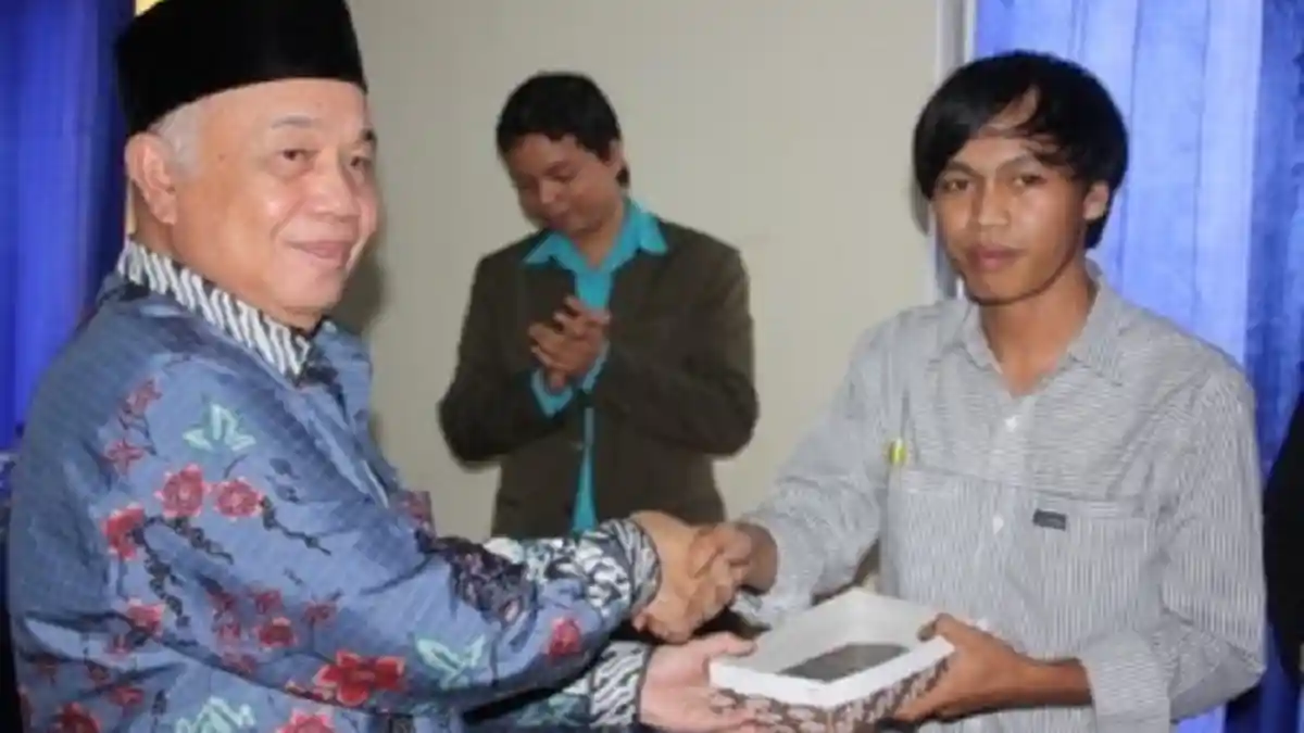 Kabar Duka, Bupati Bangka Tengah 2005-2010 Abu Hanifah Meninggal Dunia
