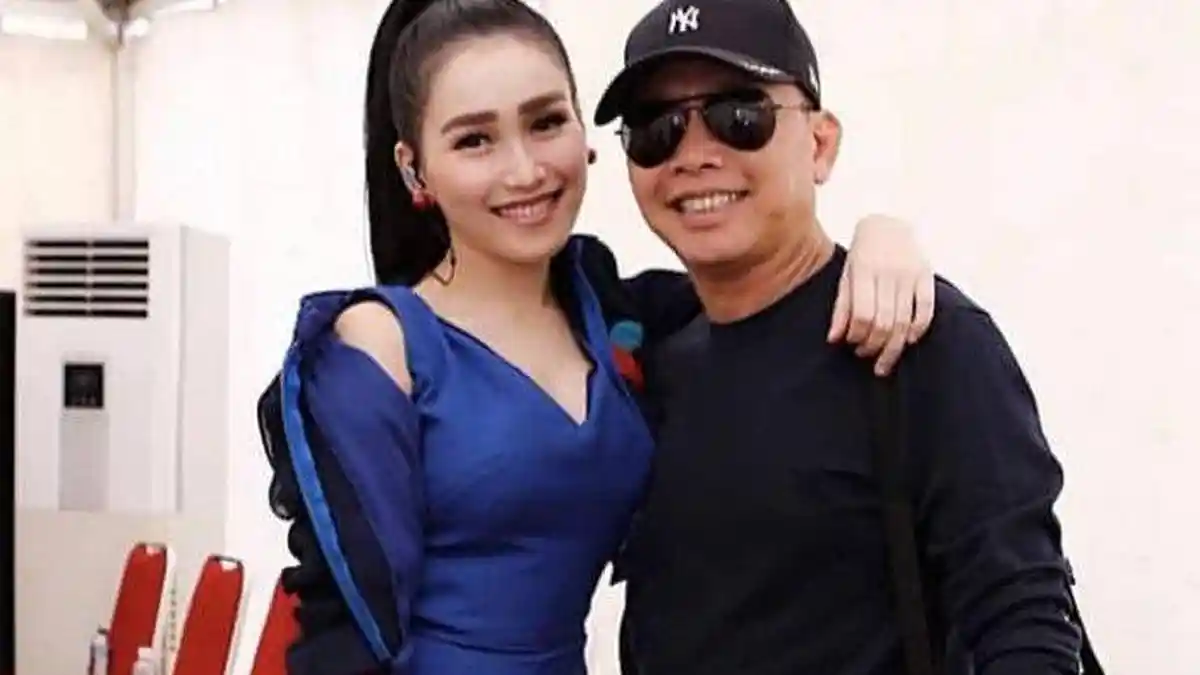 Ayah Rozak Tak Pernah Ambil Gaji PNS Sejak Ayu Ting Ting Terkenal, Berapa Jumlahnya Sekarang?
