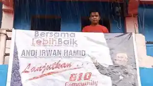 PPPK-saat-kepergok-pasang-baliho-bakal-calon-bupati-Andi-Irwan-Hamid00.jpg