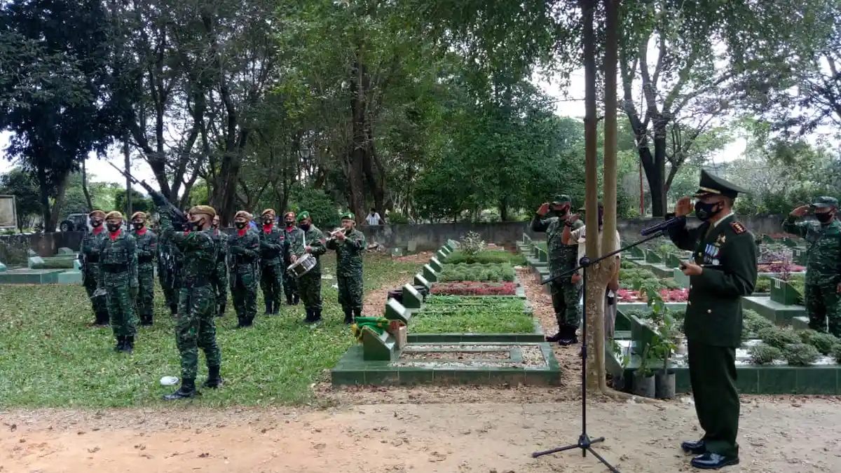 Dandim Palembang Kol Henny Jadi Irup Pemakaman Militer Kol (Purn) Andreas