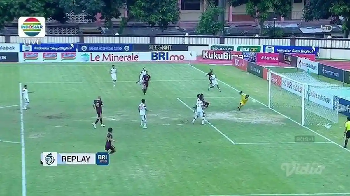 Hasil Skor Akhir Arema FC Vs PSM Makassar Adalah 0-1, Penen Kartu Merah dari Kedua Kubu