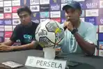 Pelatih-sementara-Persela-Lamongan-Charis-Yulianto-kanan.jpg