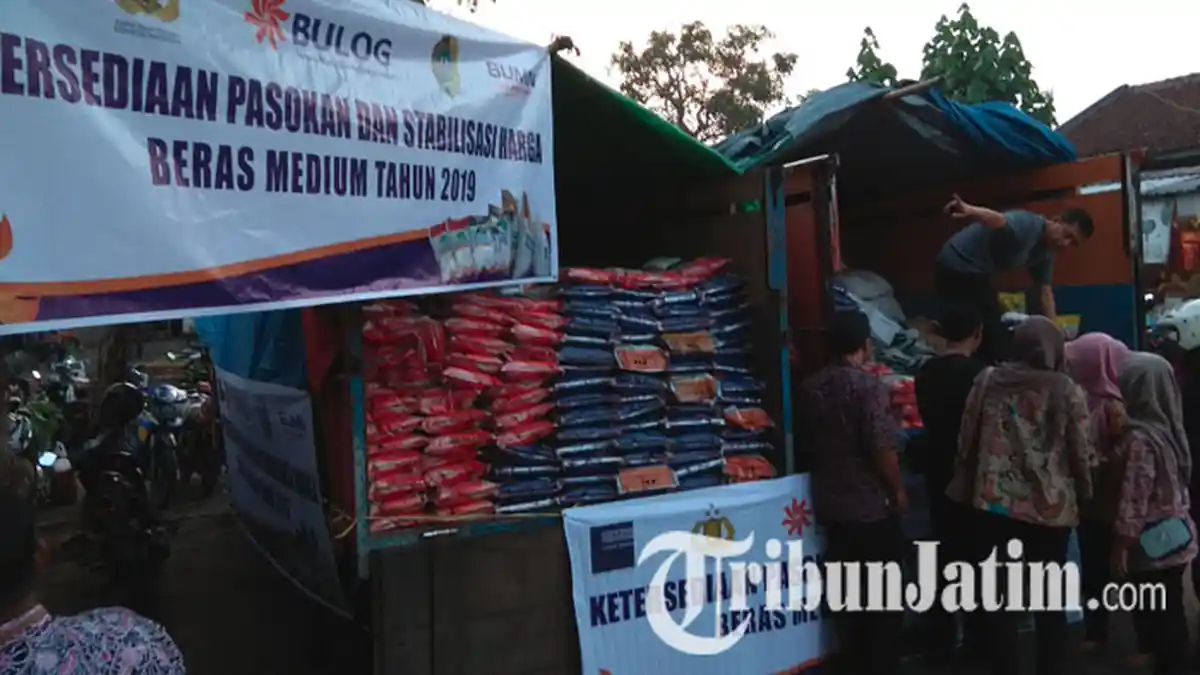 Bulog Divre Jatim Pastikan Harga Beras di Operasi Pasar Lebih Murah dari Harga Pasaran