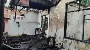 HANGUS-Rumah-Warga-di-Mahawu-Manado-Ludes-Terbakar.jpg