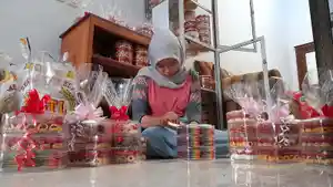 ilustrasi-kue-kering-dipasarkan.jpg