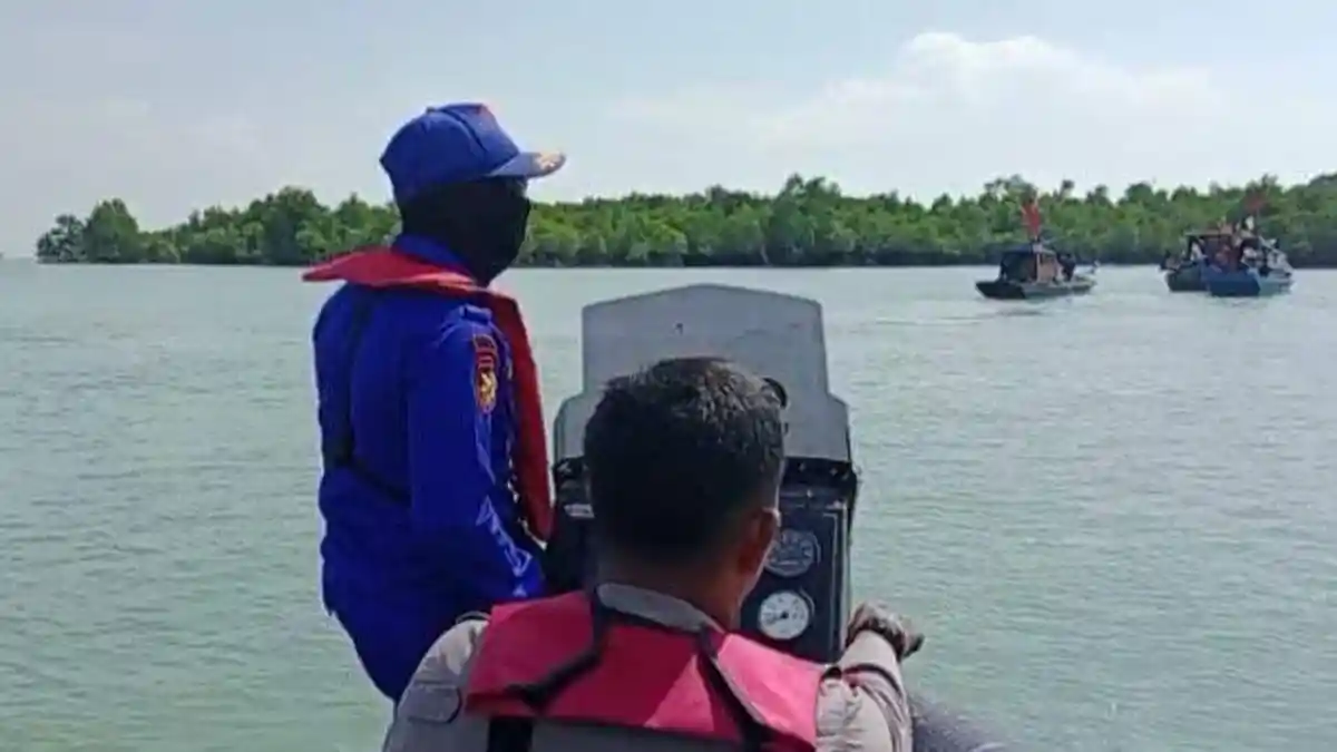 ABK Kapal Jatuh di Perairan Karimun, Tim SAR Cari Kru KM Sumatera Jaya 88 yang Hilang