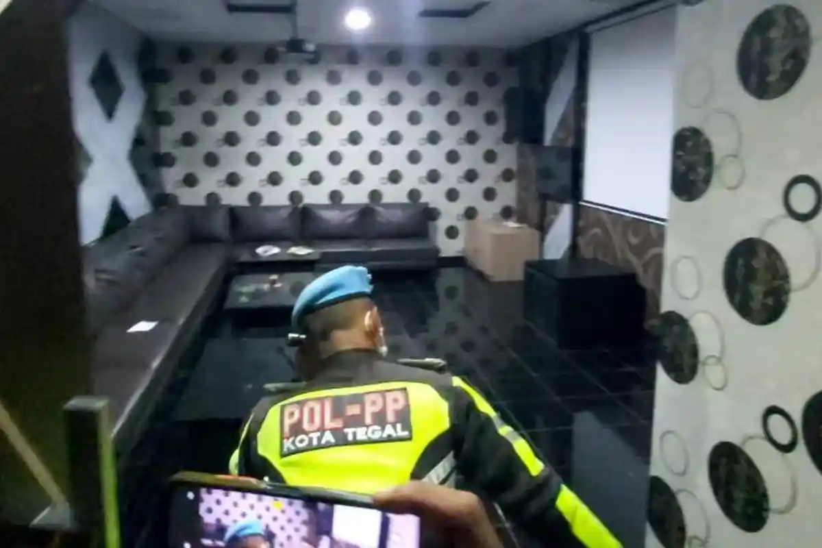 Pemandu Karaoke Sembunyi di Ruang Emergency saat Digerebek, Razia Malam Ramadan Satpol PP Tegal