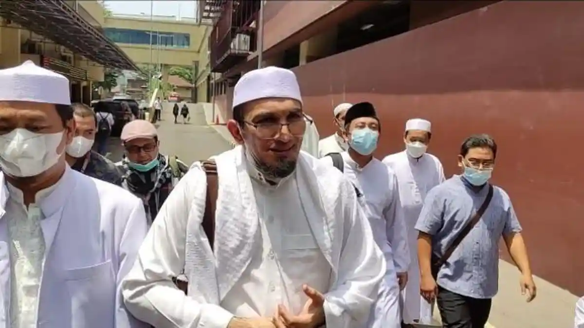 8 Bulan tak Nikmati Matahari, 5 Petinggi Eks FPI Bersyukur Bebas dari Bui : Alhamdulillah