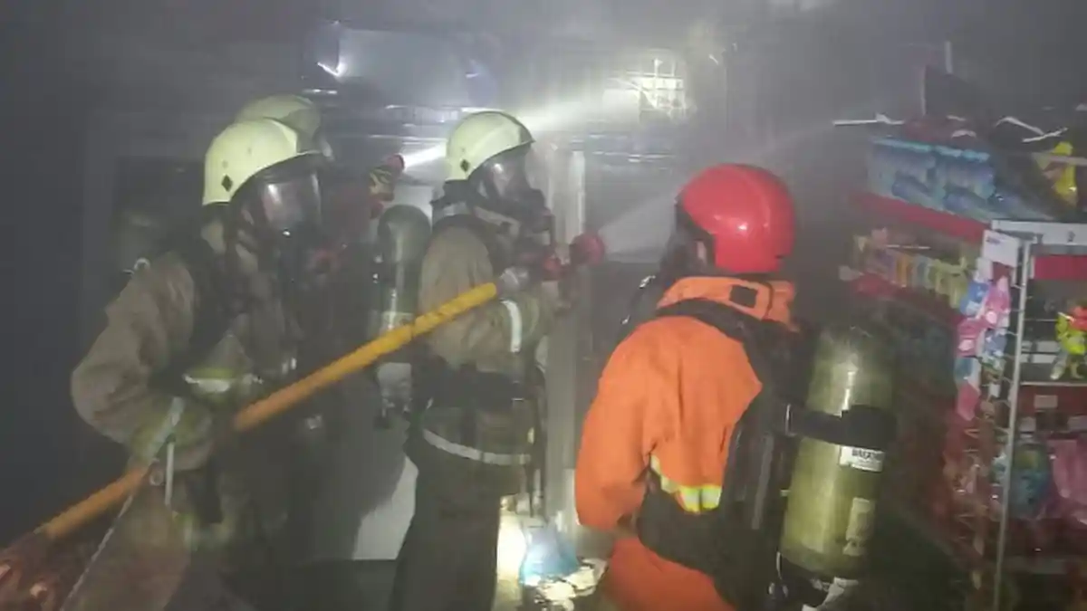 Minimarket di Tanjung Priok Jakarta Utara Hangus Terbakar, Ini Kerugian yang Diderita