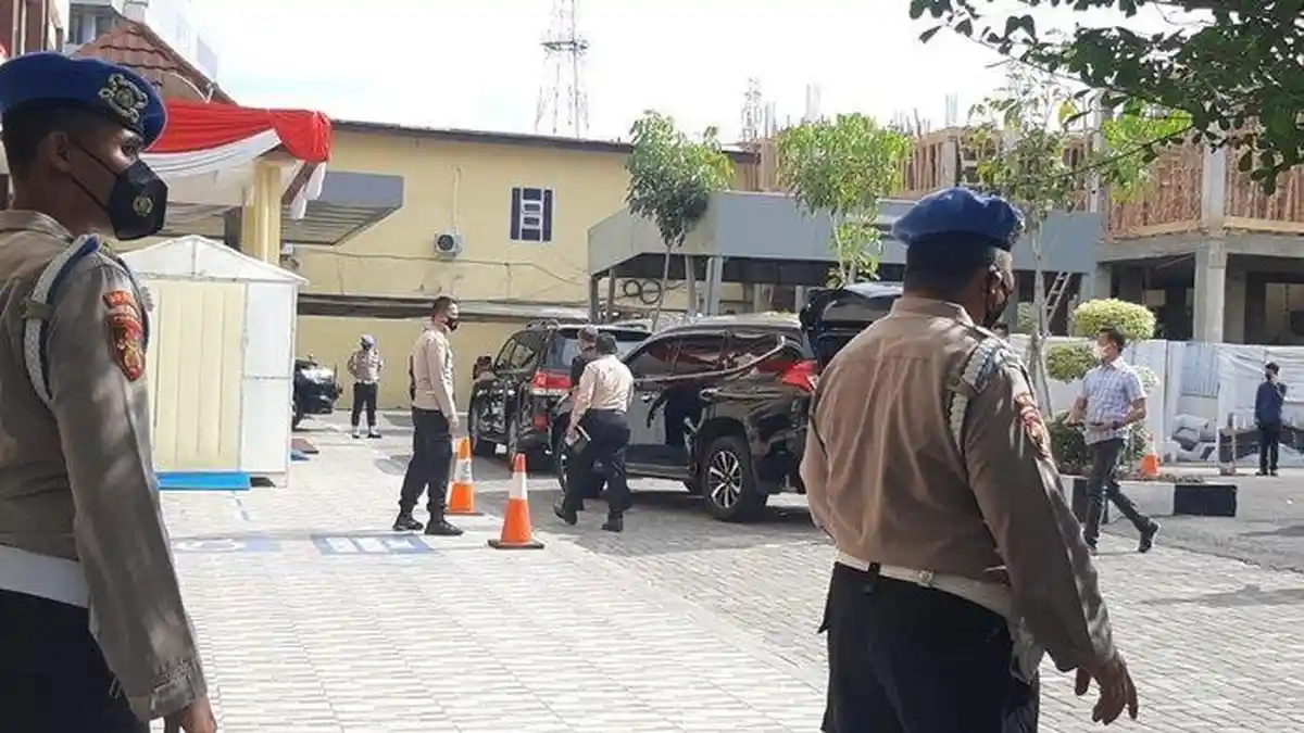 Dipimpin Jenderal Bintang 2, Tim Mabes Polri Tiba di Mapolda Sumsel, Langsung Masuk ke Ruang Kapolda