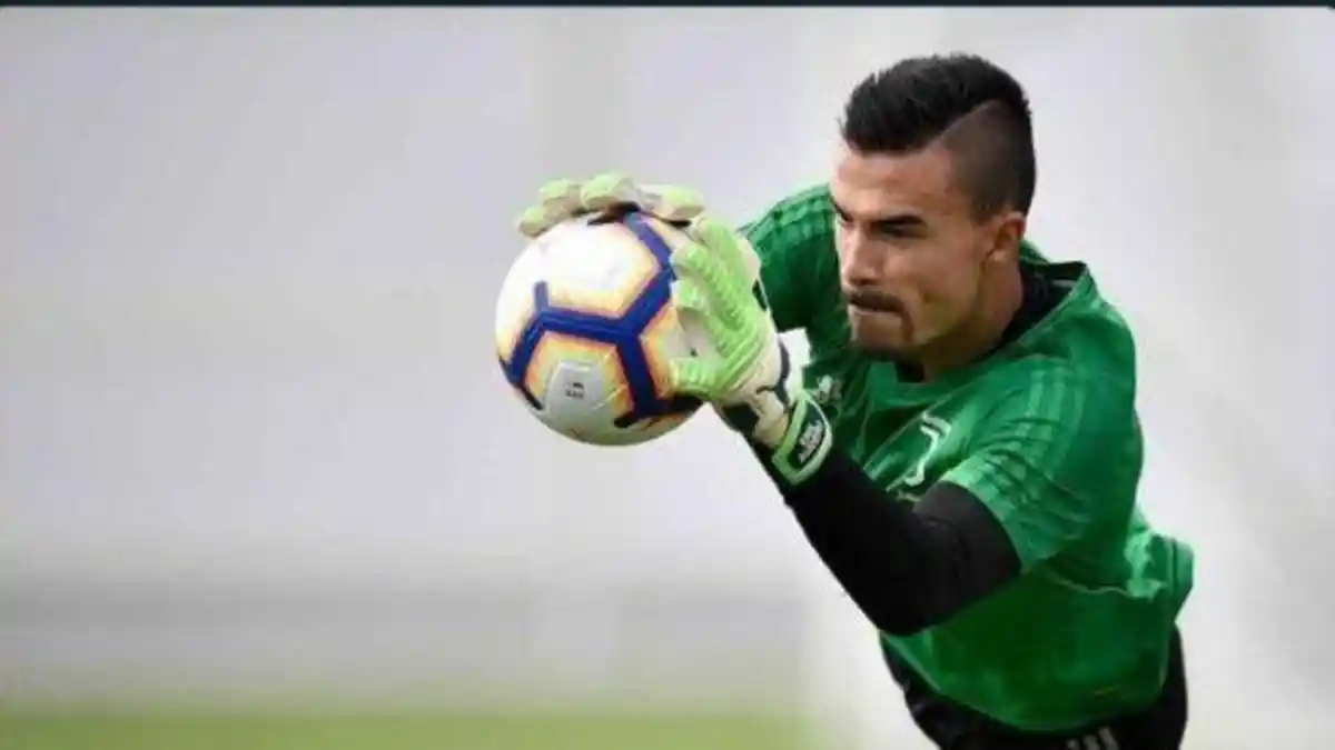 Emil Audero Terkapar Dilempari Petasan, Inter Milan Terancam Sanksi, Cremonese Menang 3-0?