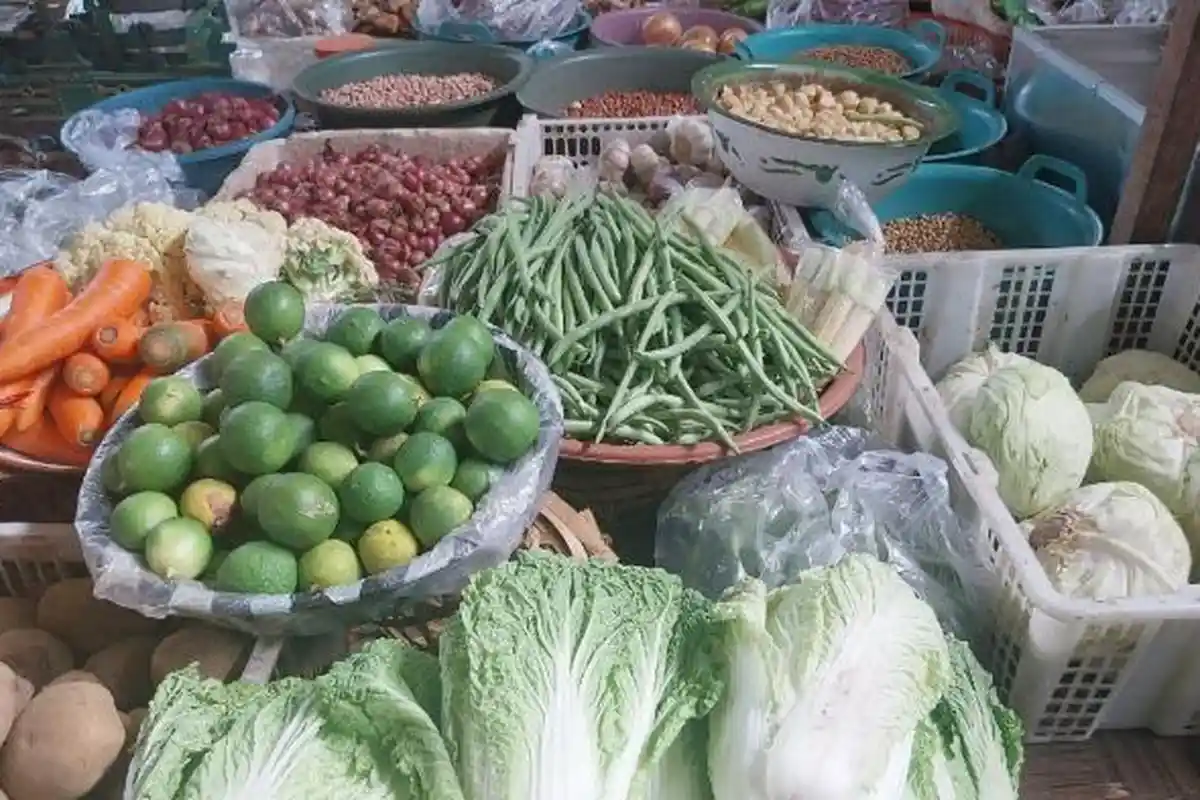 Sekda Lombok Timur Tegaskan Sinkronisasi Data Harga untuk Redam Inflasi