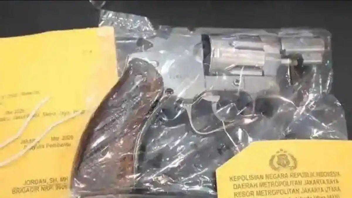 Bawa Senjata Mirip Senpi, Begal Berkedok Polisi Rampas Motor Warga
