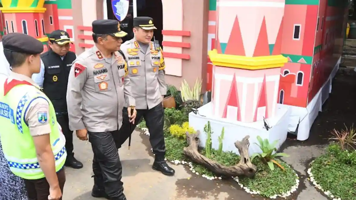 Kapolda Jatim Tinjau Pos Pelayanan Kota Malang, Pastikan Kesiapan Hadapi Arus Mudik Lebaran