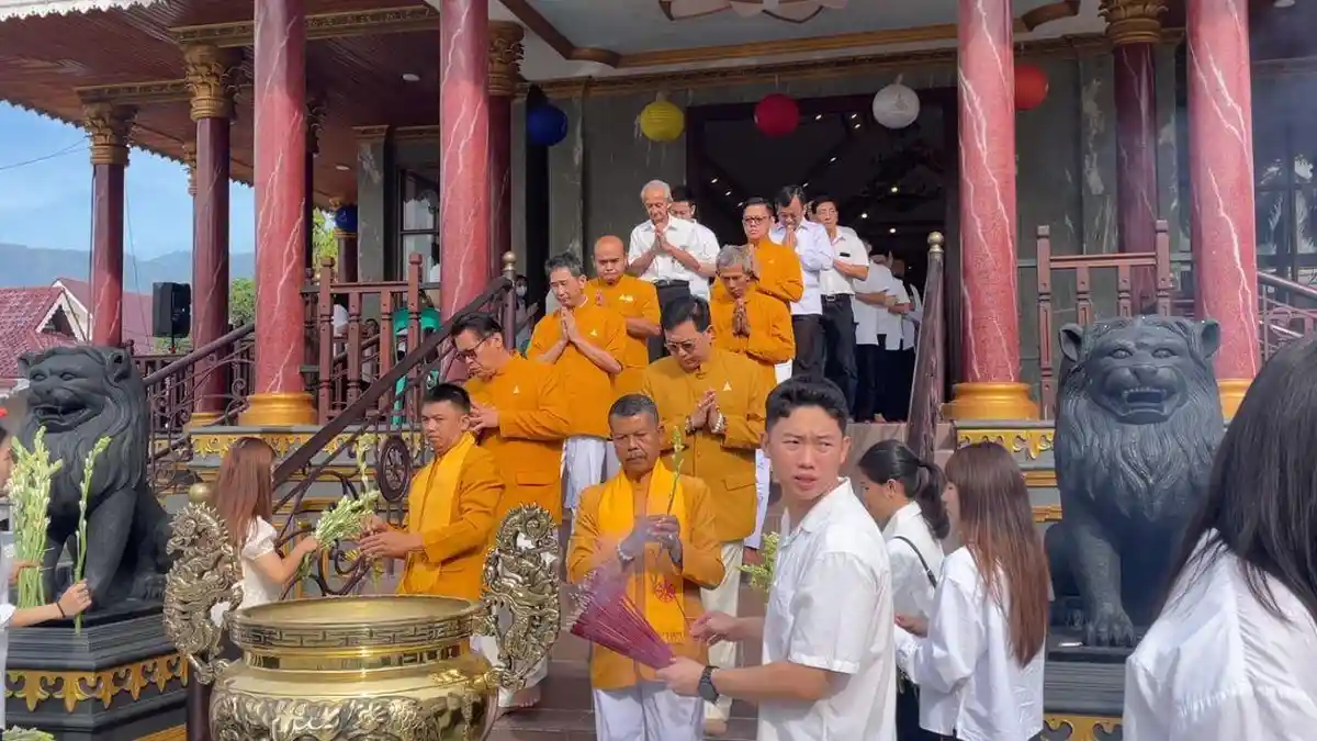 Ratusan Umat Buddha Ikuti Perayaan Waisak 2570 BE di Vihara Karuna Dipa Palu