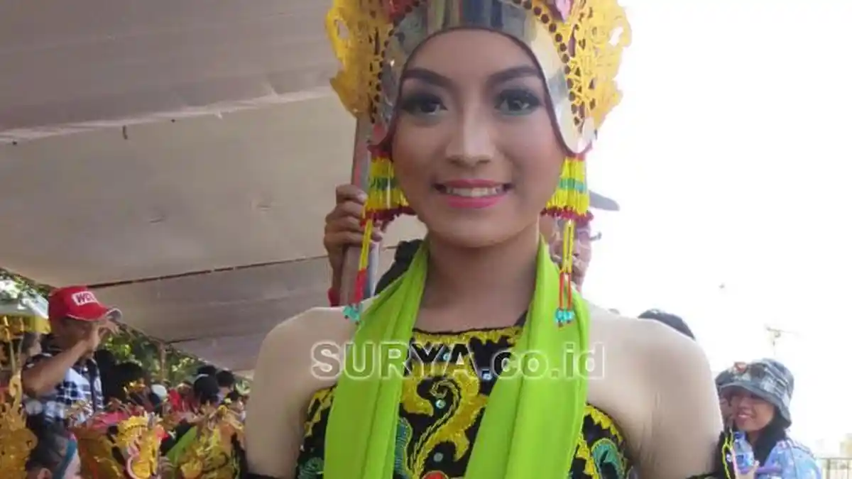 Tak Peduli Panas, Yulia Intan Ingin Ikut Gandrung Sewu Lagi