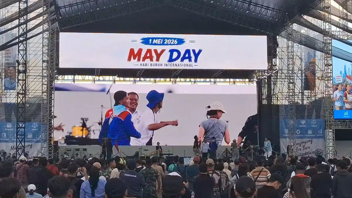 Buruh dan Warga Bertahan Hingga Sore di Monas, Saksikan Penampilan Kangen Band di Acara May Day
