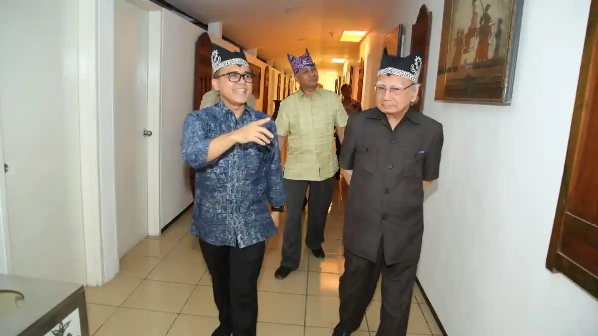 Telusuri Jejak Ayahnya, Emil Salim Datang ke Banyuwangi
